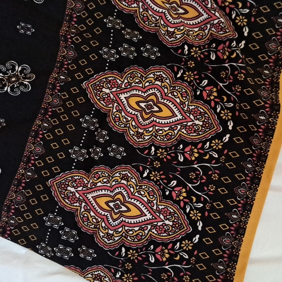 Tunic Top with Paisley Daisy Print Dressbarn - Picture 3 of 4